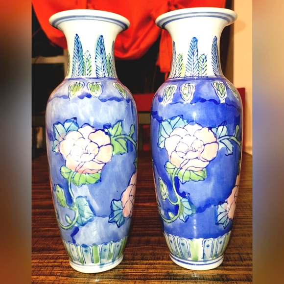 Pair Of Hand Painted Glazed Ceramic Porcelain Floral Pattern Chinese Vases - Picture 3 of 6